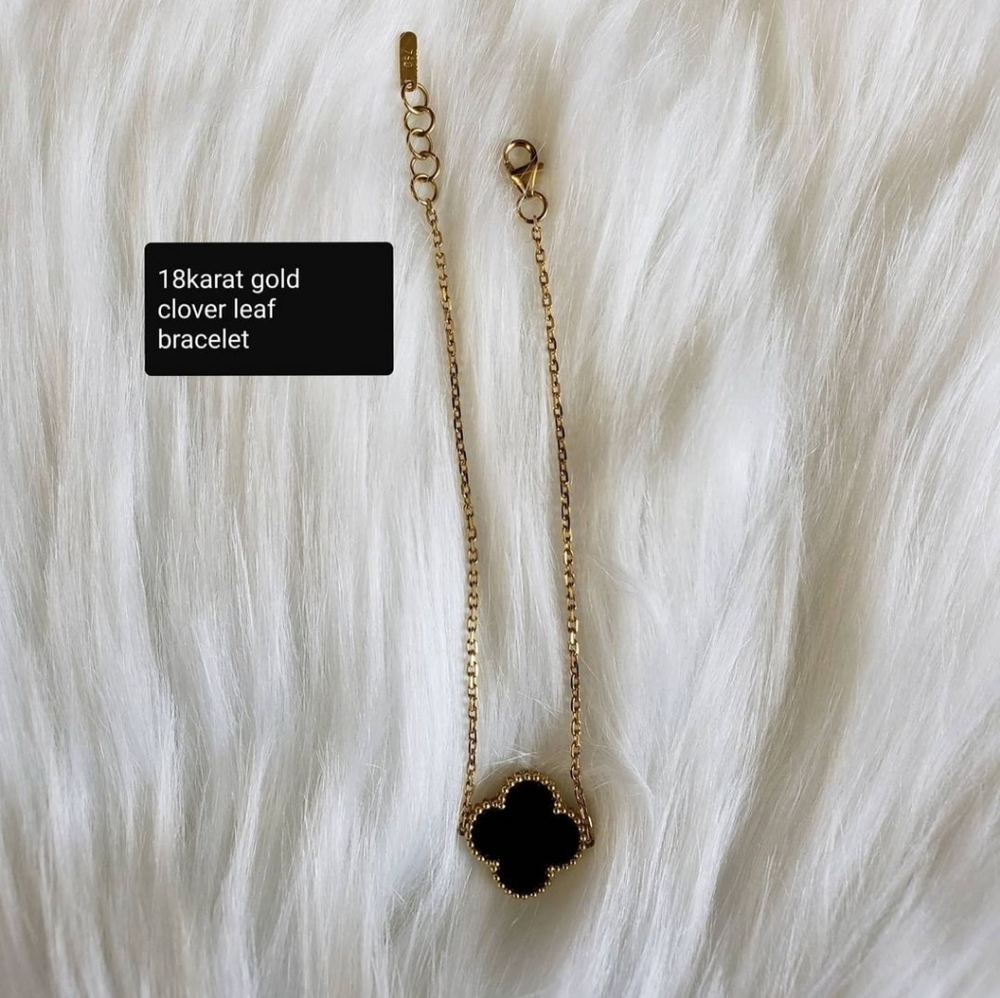 18karat gold clover leaf bracelet